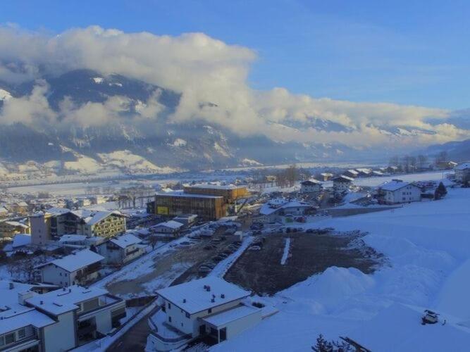 Top Holiday Flat In Fuegen Near The Ski Area Exteriér fotografie